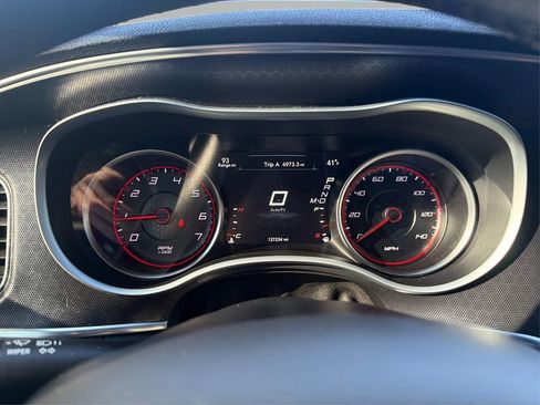 Used 2017 Dodge Charger SXT image 18