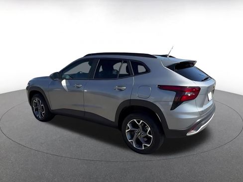 Used 2025 Chevrolet Trax LT image 10