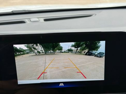 Used 2025 Chevrolet Trax LT w/ LT Convenience Package FWD image 24