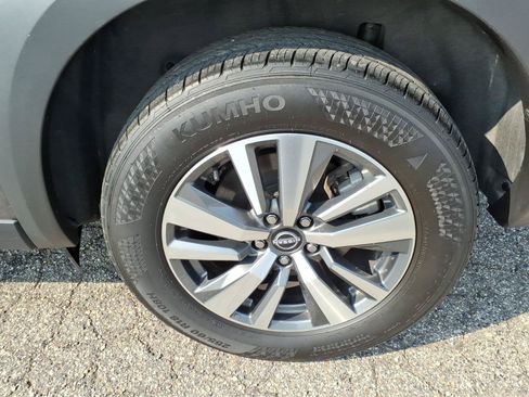 Used 2025 Nissan Pathfinder SL AWD/4WD image 7