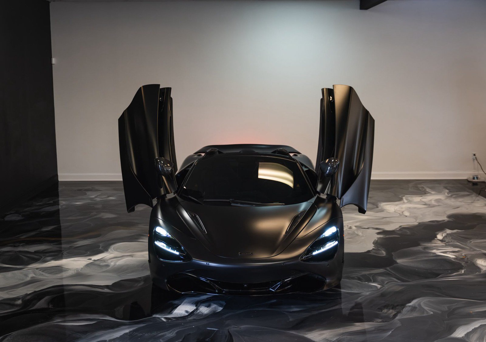 Used 2020 McLaren 720S Performance RWD image 2