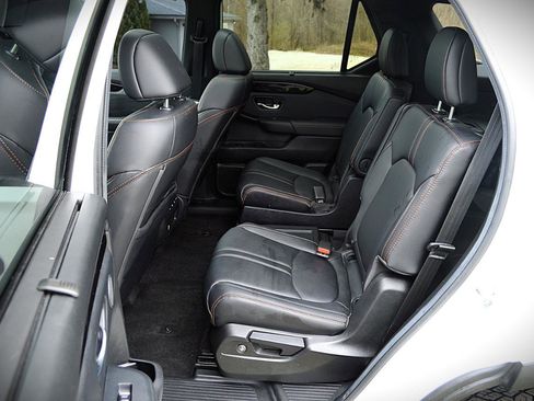 Used 2024 Honda Pilot TrailSport image 14