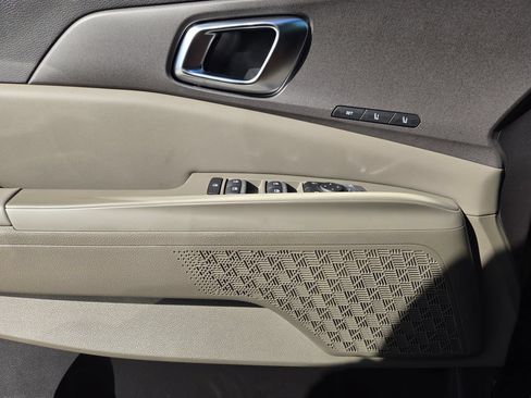 New 2026 Kia Carnival EX FWD image 18