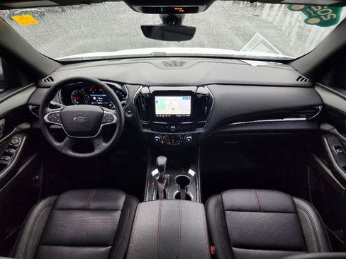 Certified 2023 Chevrolet Traverse RS image 2
