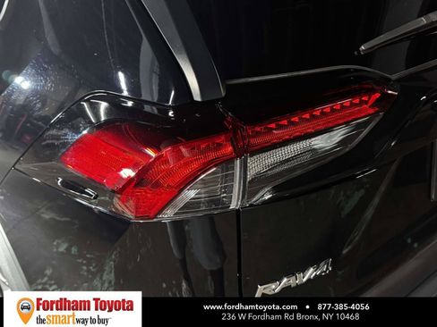 Used 2023 Toyota RAV4 LE AWD/4WD image 10
