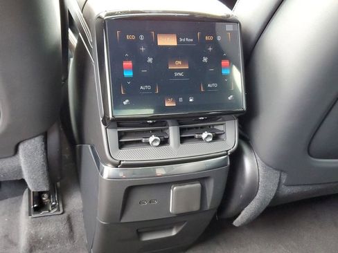 New 2026 Cadillac Vistiq Sport image 21