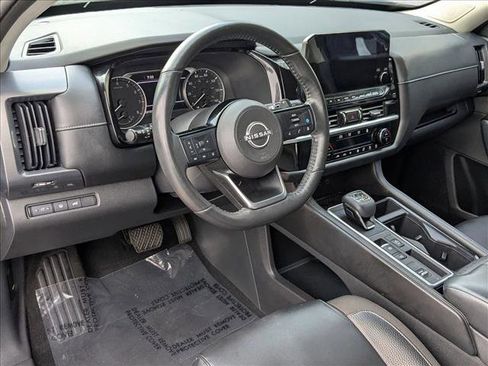 Used 2022 Nissan Pathfinder SL w/ SL Premium Package image 10