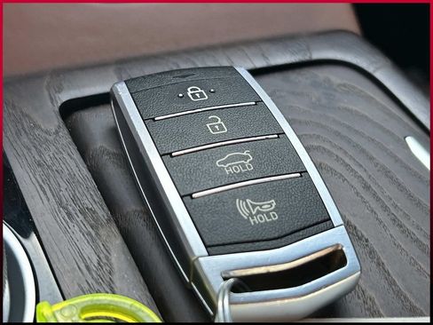 Used 2022 Genesis G90 3.3T Premium image 41