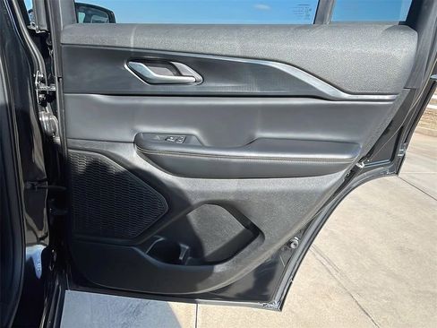 Used 2023 Jeep Grand Cherokee Altitude image 15