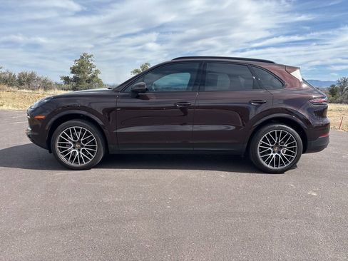 Used 2023 Porsche Cayenne image 7