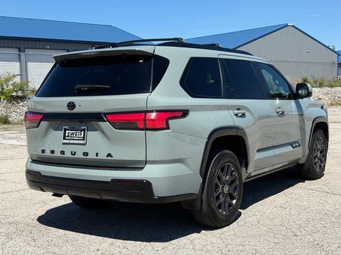 Used 2024 Toyota Sequoia Platinum AWD/4WD image 6