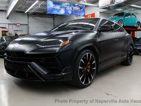 Used 2023 Lamborghini Urus S image 2