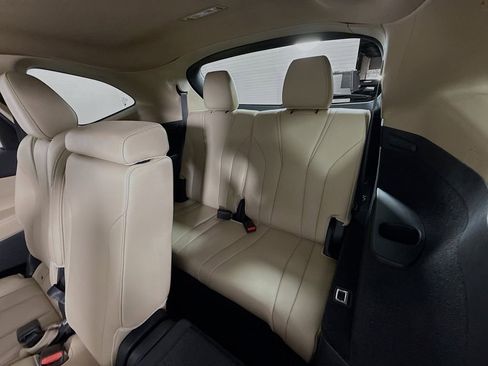 Used 2023 Acura MDX SH-AWD image 9