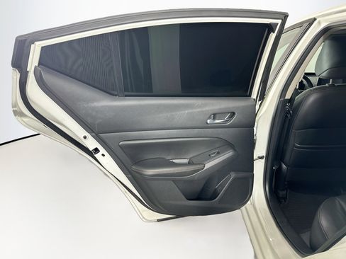 Used 2021 Nissan Altima 2.5 SR w/ SR Premium Package FWD image 25