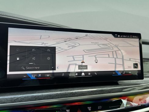 Used 2025 BMW 750e xDrive w/ Executive Package image 15