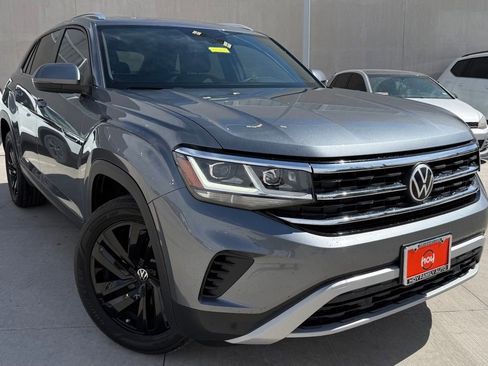 Used 2023 Volkswagen Atlas Cross Sport SE w/ Panoramic Sunroof Package FWD image 1