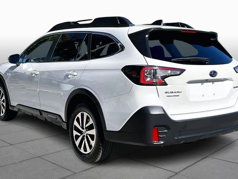 Used 2022 Subaru Outback Premium image 12