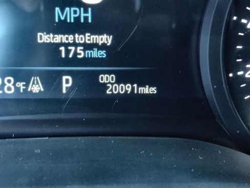 Used 2025 Toyota Sienna LE image 15