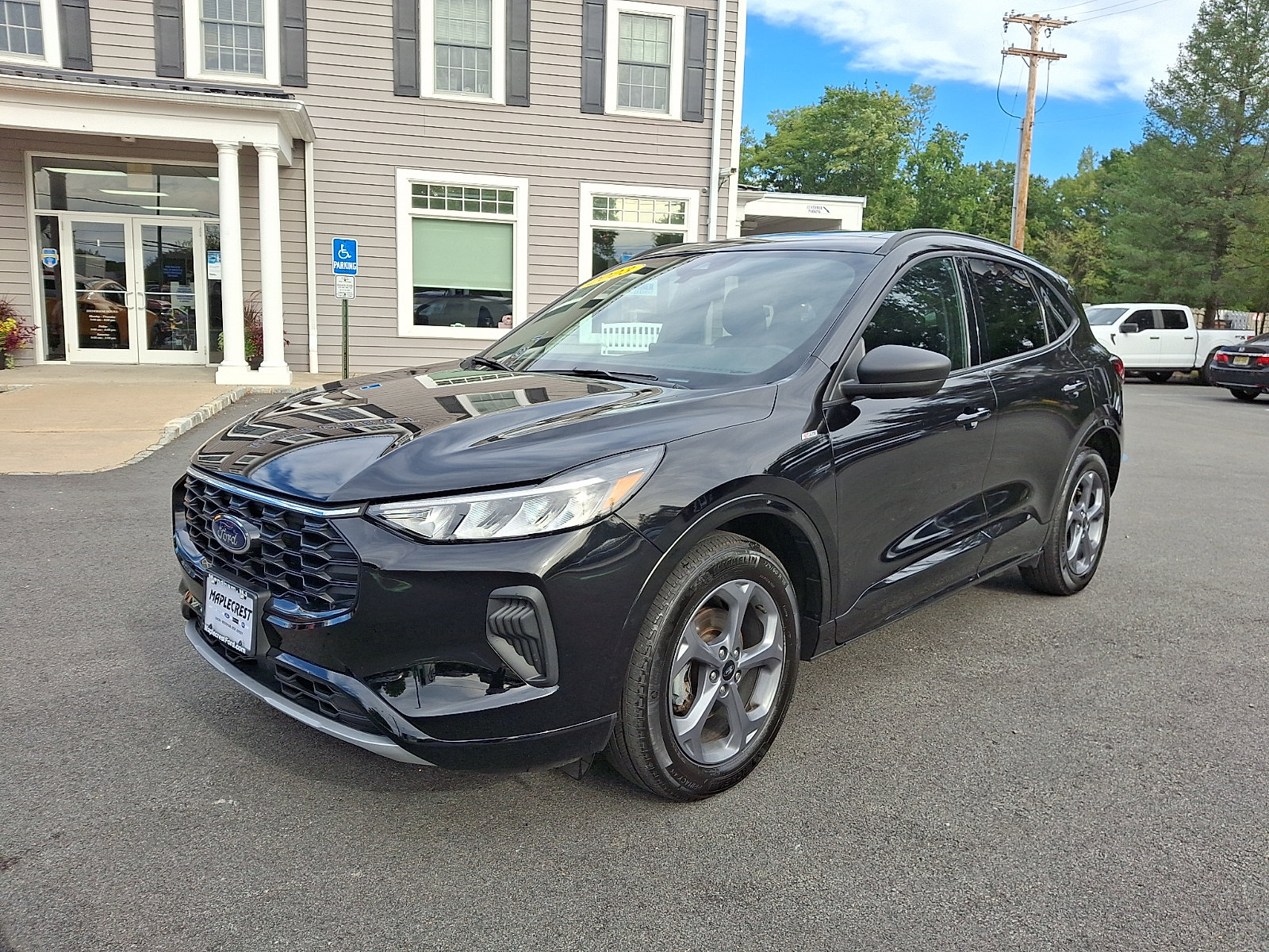 Used 2023 Ford Escape ST-Line w/ Tech Pack #1 AWD/4WD image 1