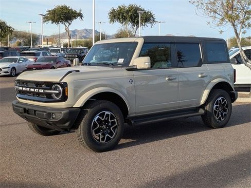 New 2025 Ford Bronco Outer Banks image 2