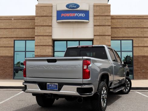 Used 2025 Chevrolet Silverado 2500 LT w/ Texas Edition AWD/4WD image 6