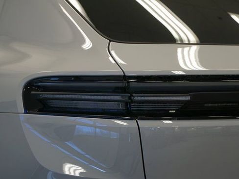 New 2026 Porsche Macan 4 Electric image 6