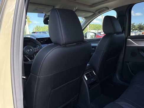 Certified 2026 MAZDA CX-70 3.3 Turbo w/ Preferred Package AWD/4WD image 18