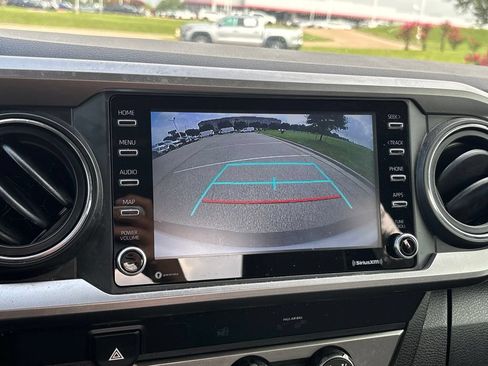 Used 2022 Toyota Tacoma SR5 w/ SR5 Appearance Package (SM) RWD image 18