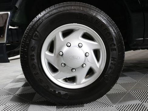 Used 2014 Ford E-150 and Econoline 150 w/ Power Group image 9