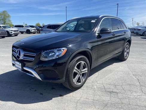 Used 2019 Mercedes-Benz GLC 300 4MATIC image 3