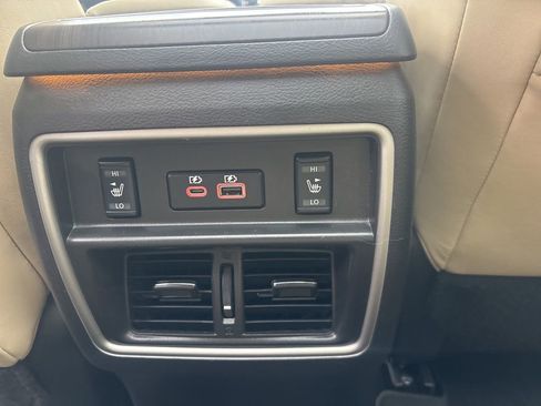 Used 2020 Nissan Murano Platinum image 17