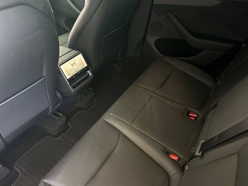 Used 2026 Tesla Model Y 2WD image 12