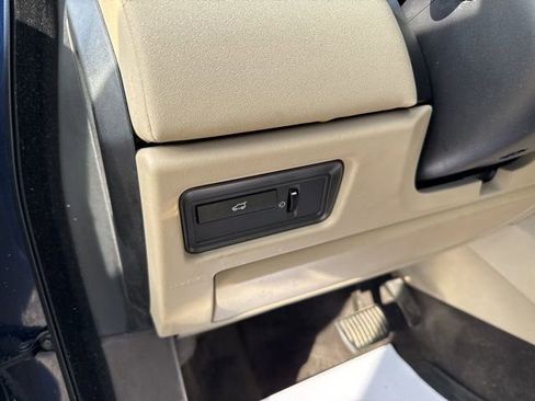 Used 2015 Land Rover Range Rover Evoque Pure Premium image 29