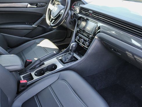 Used 2021 Volkswagen Passat 2.0T R-Line image 17