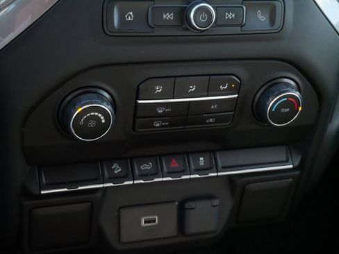 Used 2020 Chevrolet Silverado 1500 Custom Trail Boss w/ Custom Convenience Package image 23