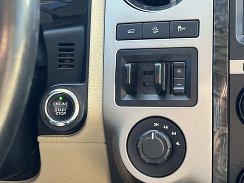 Used 2017 Ford Expedition Limited w/ Equipment Group 301A AWD/4WD image 27