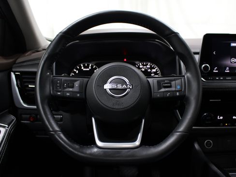 Used 2022 Nissan Rogue SV w/ SV Premium Package AWD/4WD image 11