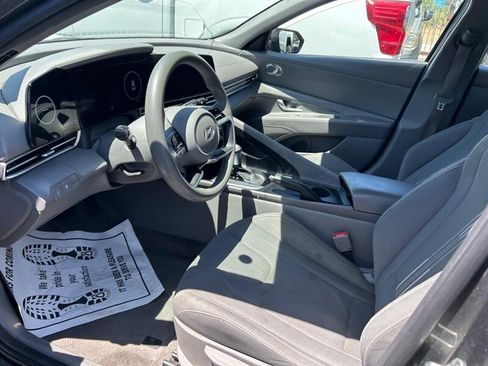 Used 2024 Hyundai Elantra SEL FWD image 25