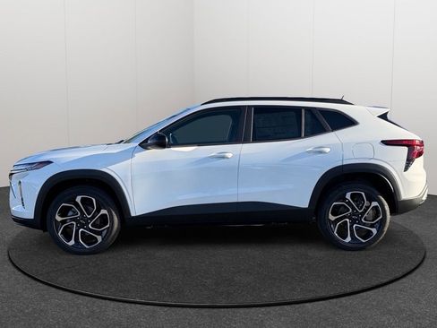 New 2026 Chevrolet Trax RS w/ Driver Confidence Package image 2