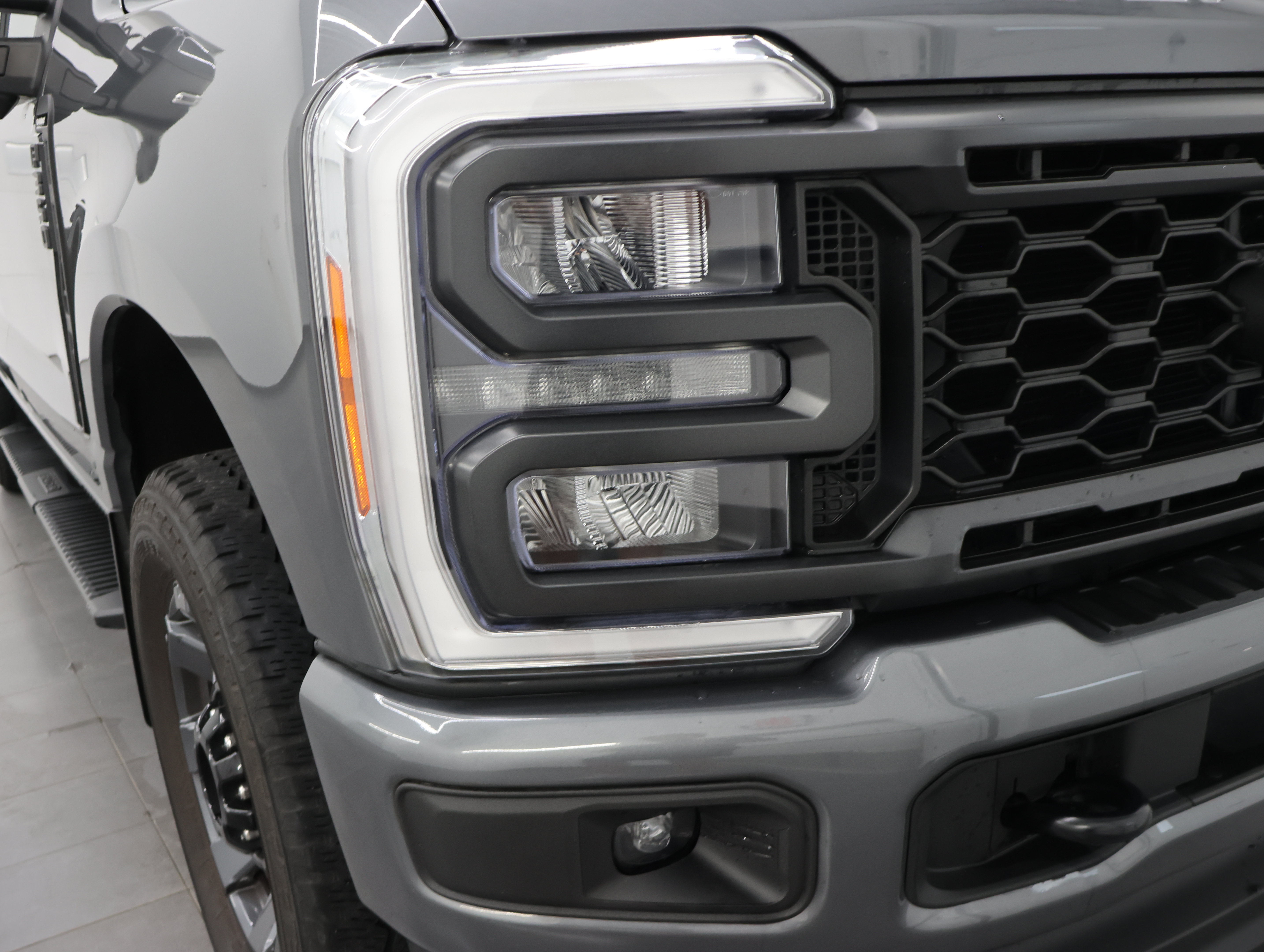 Used 2023 Ford F350 Lariat w/ Sport Appearance Package AWD/4WD image 26
