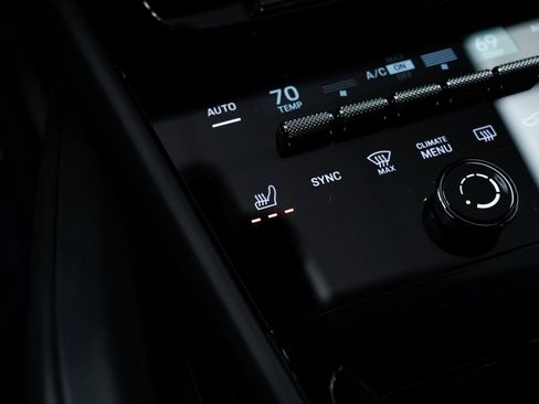 Used 2024 Porsche Cayenne Turbo image 17