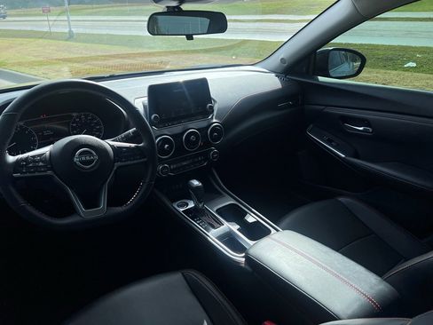 Used 2024 Nissan Sentra SR w/ SR Premium Package image 14