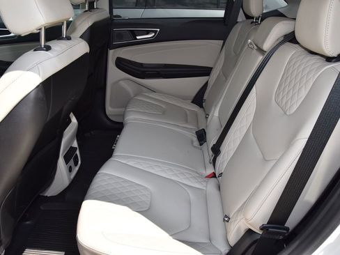 Used 2023 Ford Edge Titanium AWD/4WD image 10