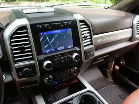 Used 2021 Ford F350 King Ranch w/ King Ranch Ultimate Package AWD/4WD image 16