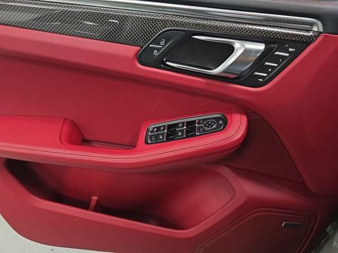 Certified 2024 Porsche Macan GTS AWD/4WD image 23