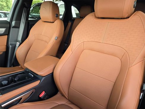 Used 2025 Jaguar F-PACE R-Dynamic S image 19