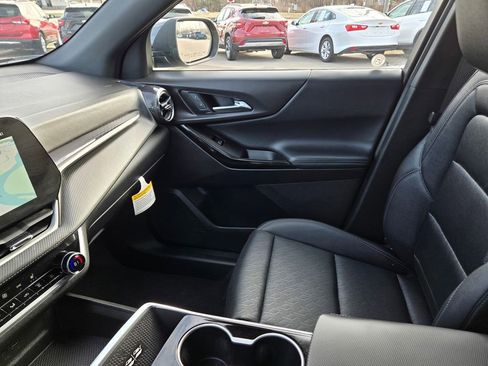 New 2026 Chevrolet Equinox LT w/ Convenience Package II image 10