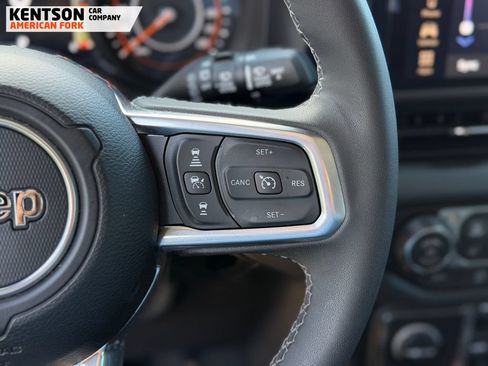 Used 2026 Jeep Wrangler Unlimited Sahara AWD/4WD image 16