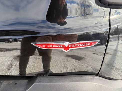 Used 2023 Jeep Renegade Trailhawk image 15