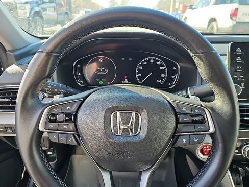 Used 2019 Honda Accord Touring image 19